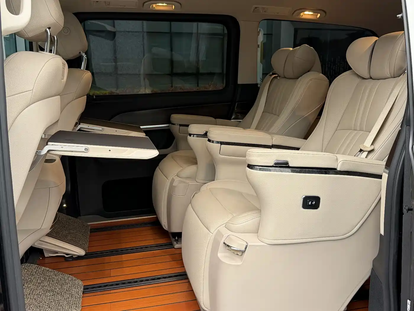 Mercedes-Benz V-Class 2022 V 260 Pilot Edition фото 4