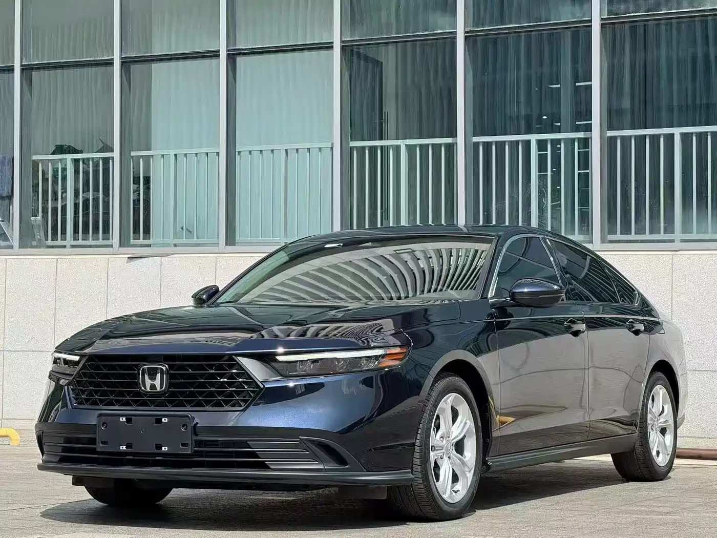 Фото 1 - Honda Accord