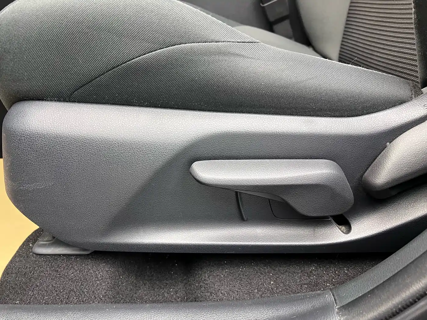 Toyota Wildlander 2024 2.0L CVT FWD Leading Edition фото 7