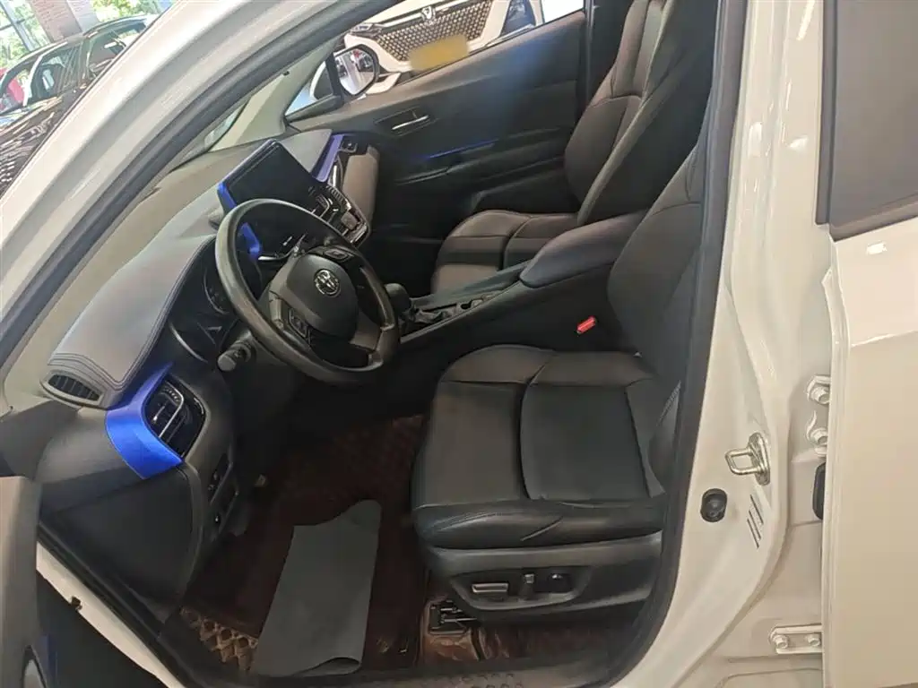 Toyota C-HR 2022 2.0L Leading Edition фото 15