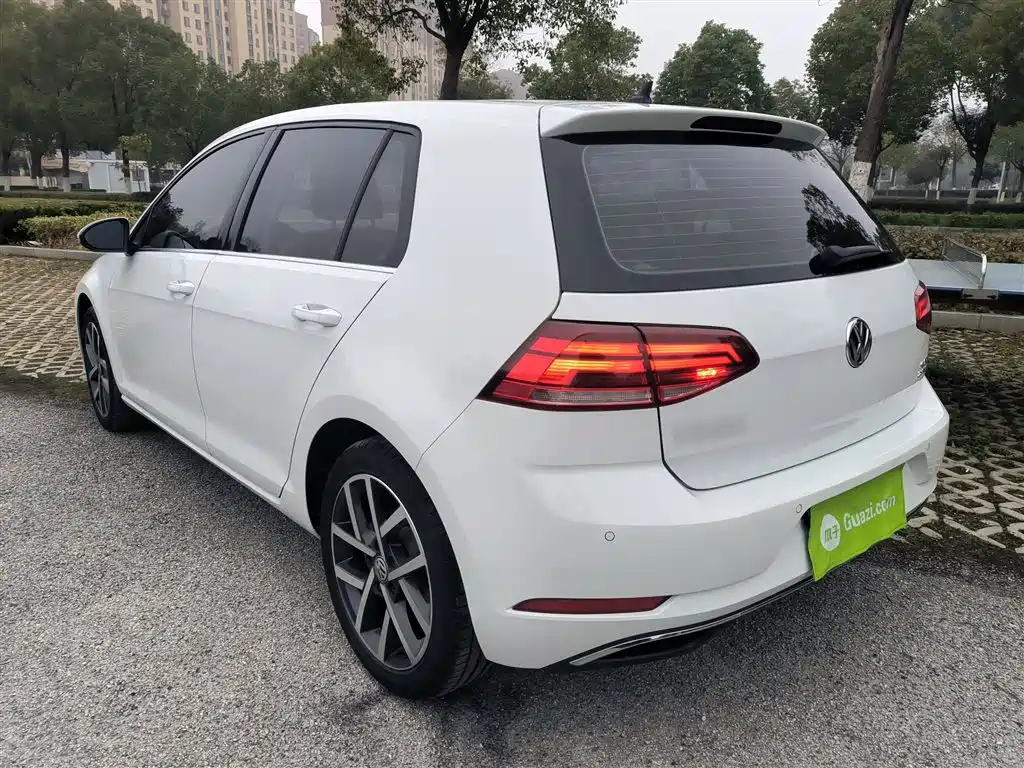 Volkswagen Golf 2020 Beloved Edition 280TSI DSG Comfort фото 5