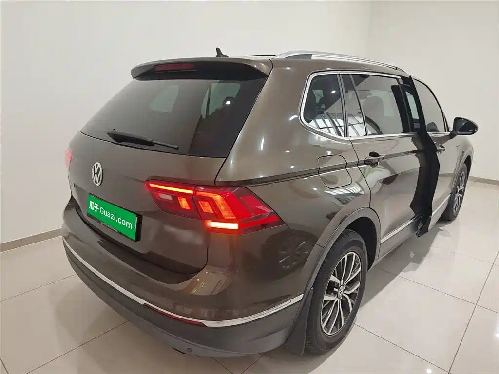Volkswagen Tiguan L 2018 330TSI Automatic 2WD Luxury Edition фото 7