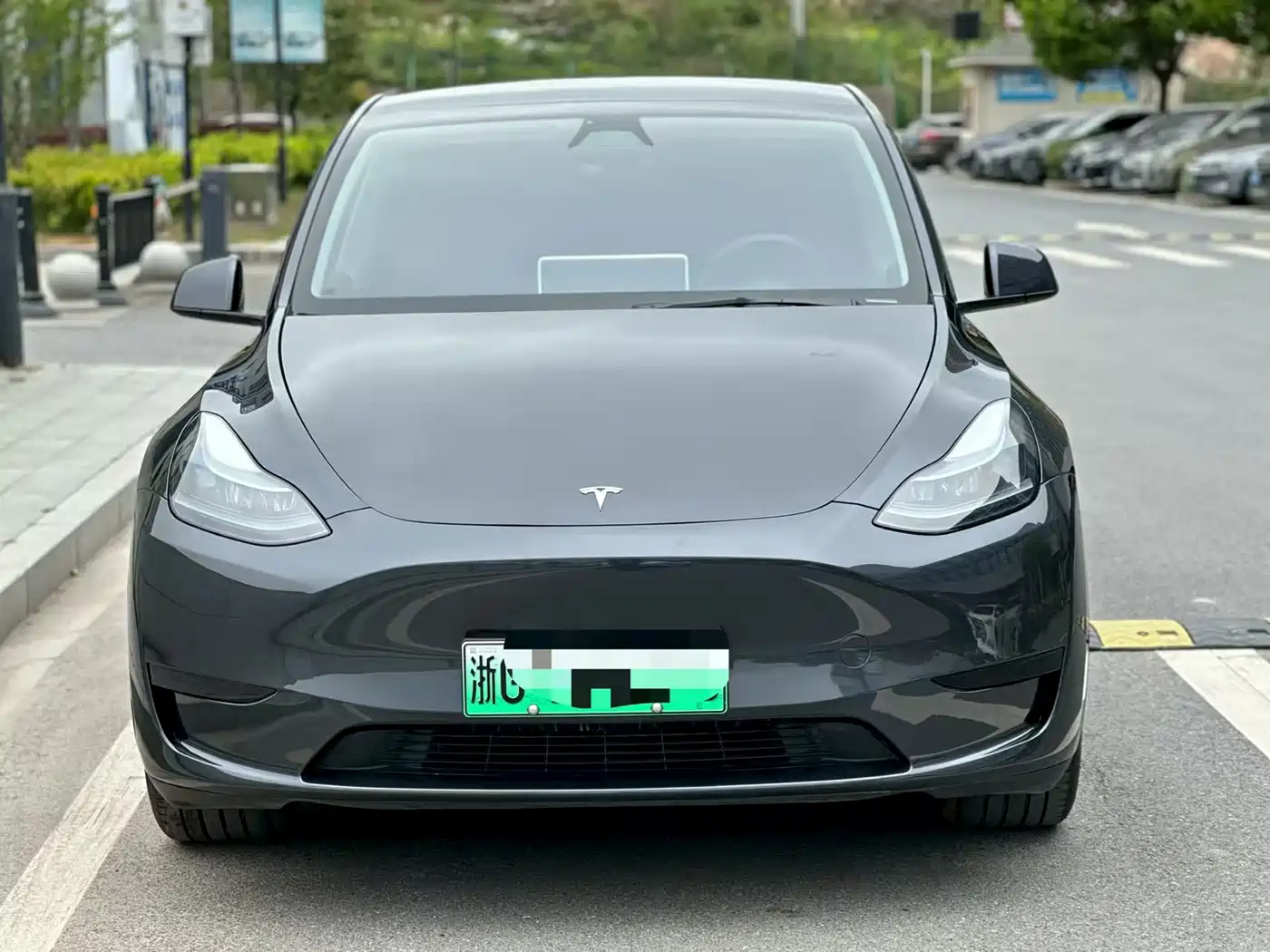 TESLA MODEL Y
