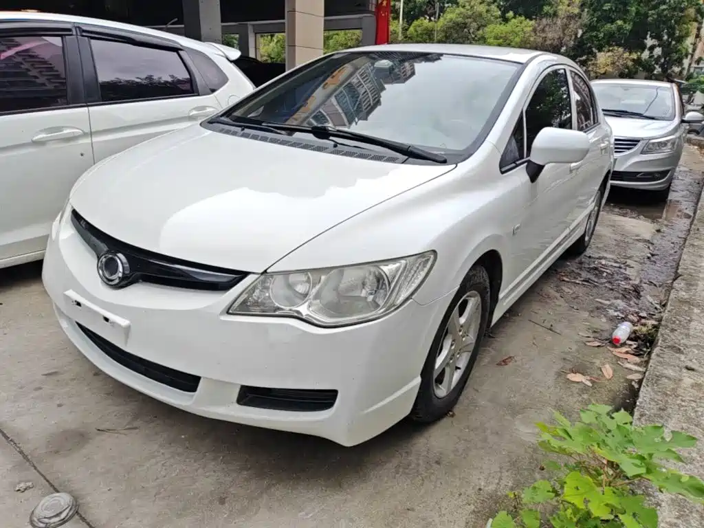 CIIMO CIIMO 2016 2015 1.8L Automatic Comfort Edition