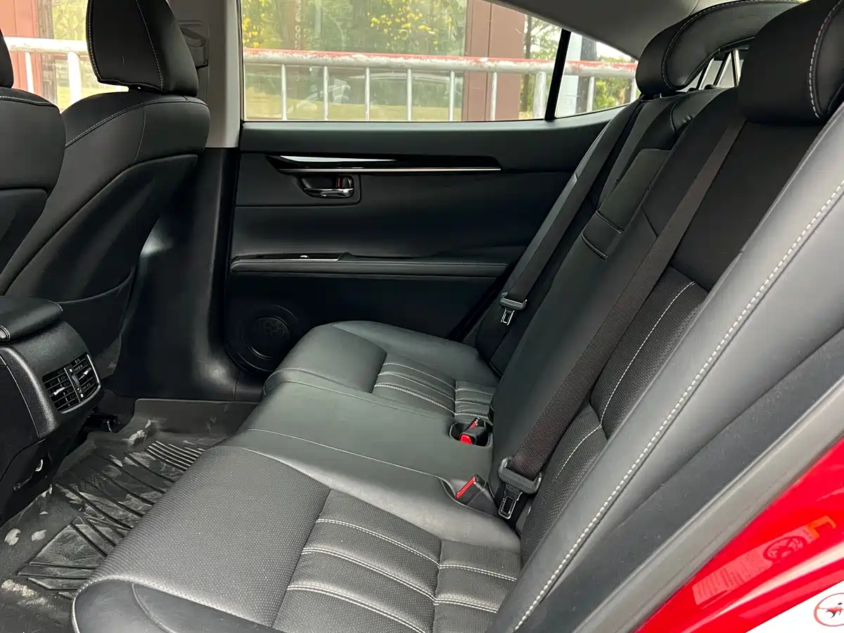 Lexus ES 2015 200 Elite Edition фото 9