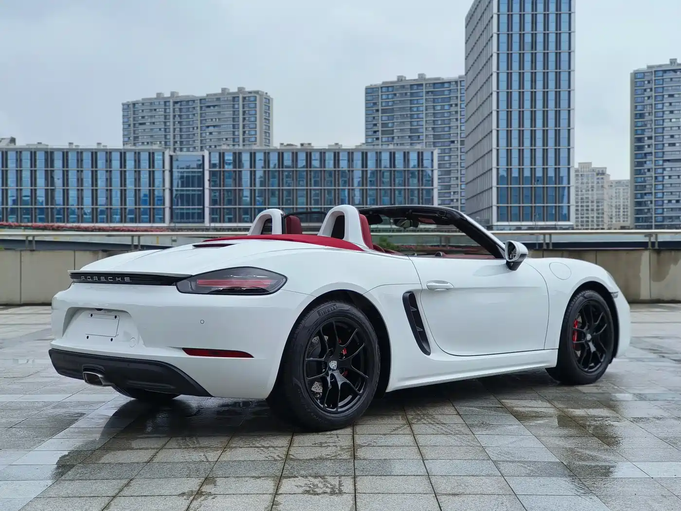 PORSCHE 718
