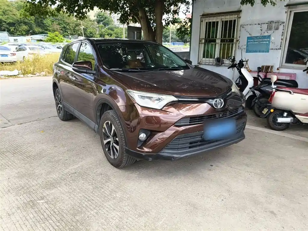 Toyota RAV4 Rongfang 2016 2.0L CVT 2WD Trend (China V) фото 4
