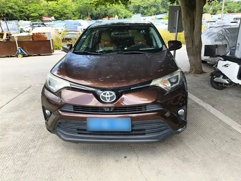 Toyota RAV4 Rongfang 2016 2.0L CVT 2WD Trend (China V) фото 3