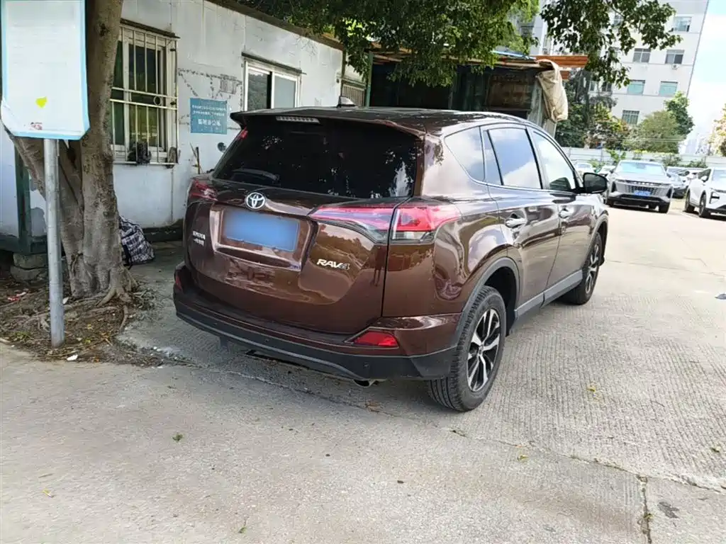 Toyota RAV4 Rongfang 2016 2.0L CVT 2WD Trend (China V) фото 7