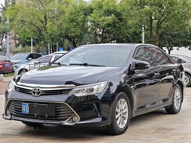 TOYOTA CAMRY