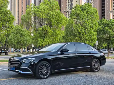 Mercedes-Benz E