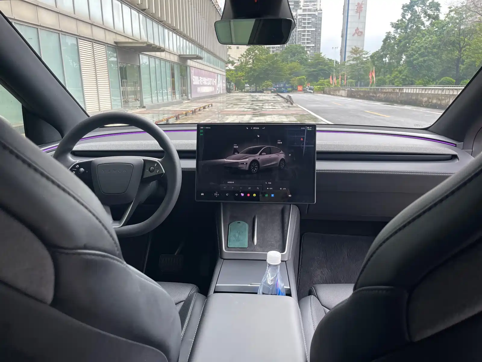 صورة 8 - Tesla Model Y L