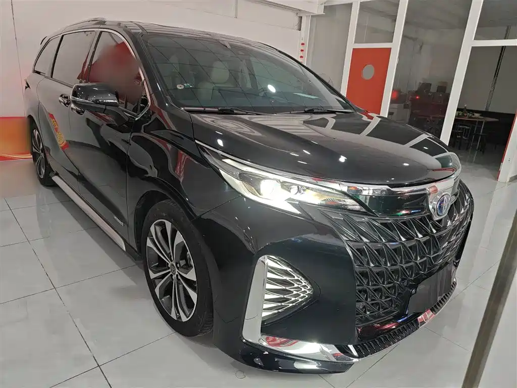Toyota Granvia 2023 2.5L Hybrid Prestige PLUS Edition фото 4