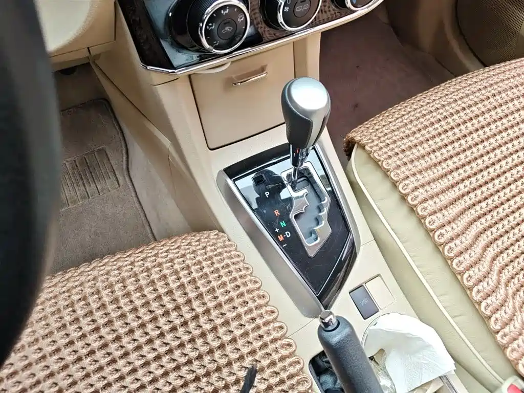 Toyota Corolla 2014 1.6L CVT GL фото 7
