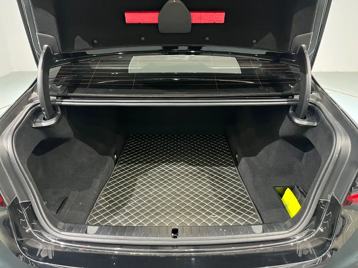 BMW 7 Series 2021 Model 730Li M Sport Package фото 19