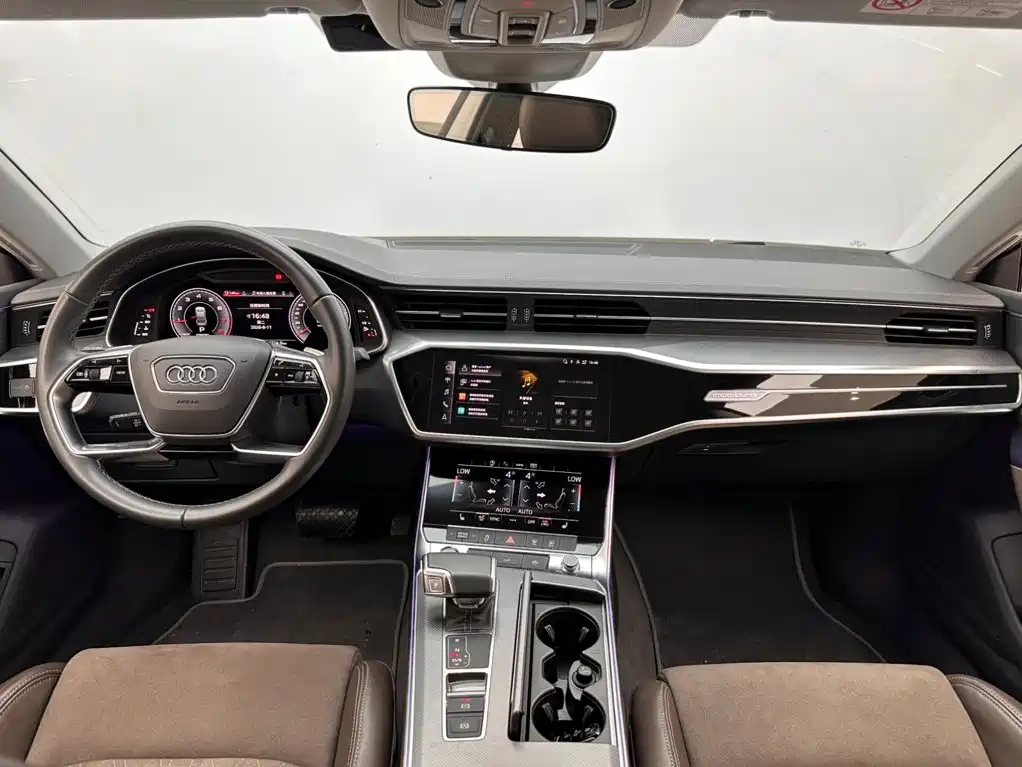 Photo 10 - Audi A7L