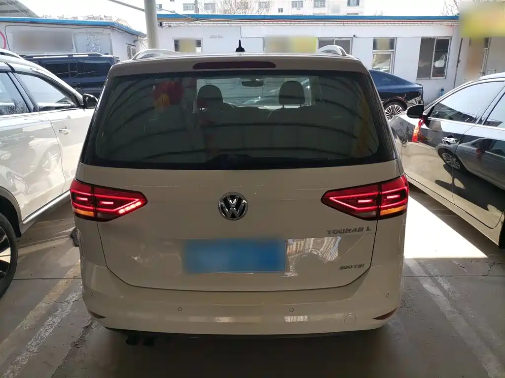Volkswagen Touran 2018 Touran L 280TSI DSG Comfort 7-seater China V фото 6