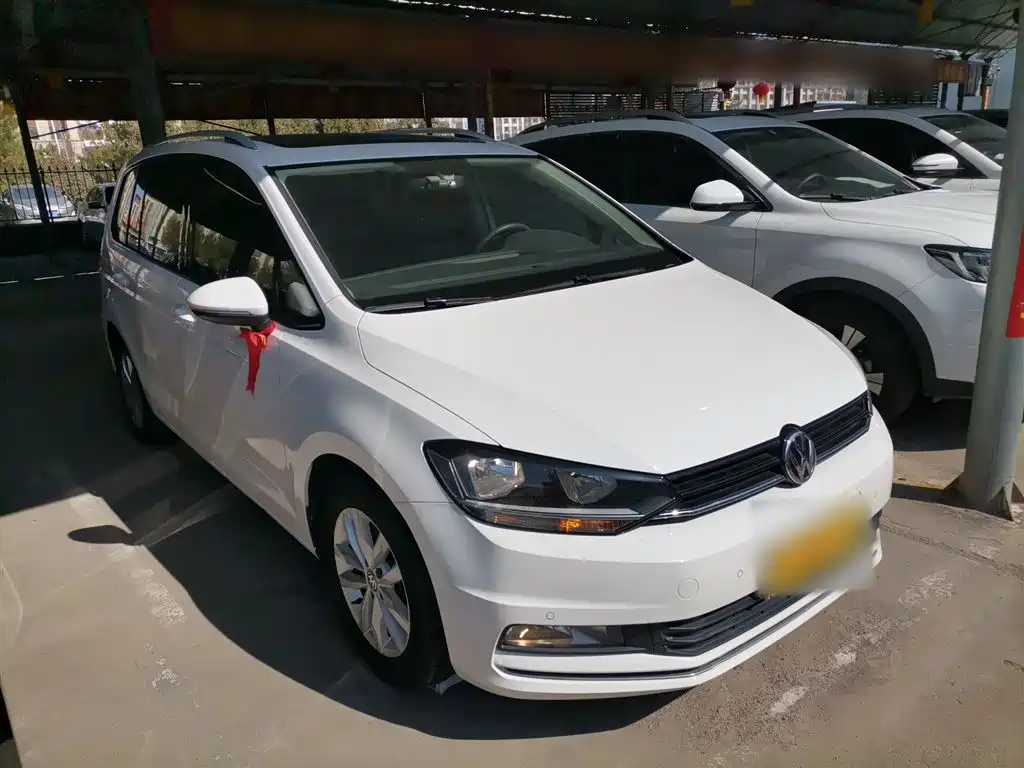 Volkswagen Touran 2018 Touran L 280TSI DSG Comfort 7-seater China V фото 4