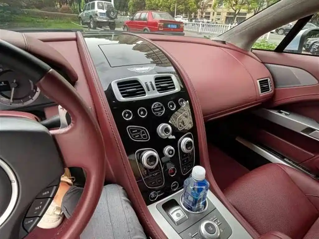 Aston Martin Rapide 2017 6.0L S фото 5