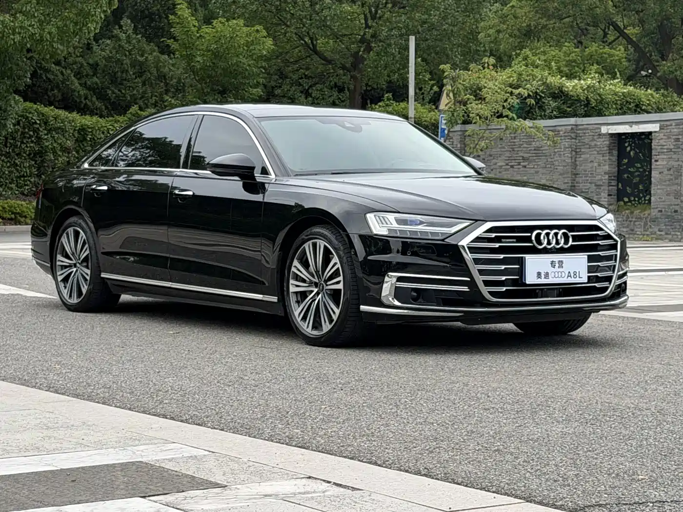 Фото 4 - Audi A8