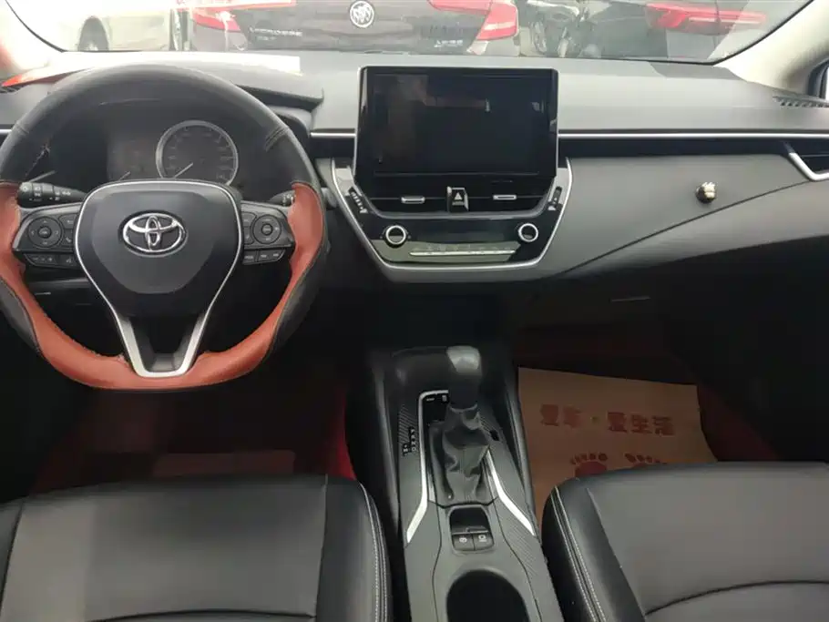 Toyota Corolla Twin Engine E+ 2019 1.8L E-CVT Leading Edition фото 12