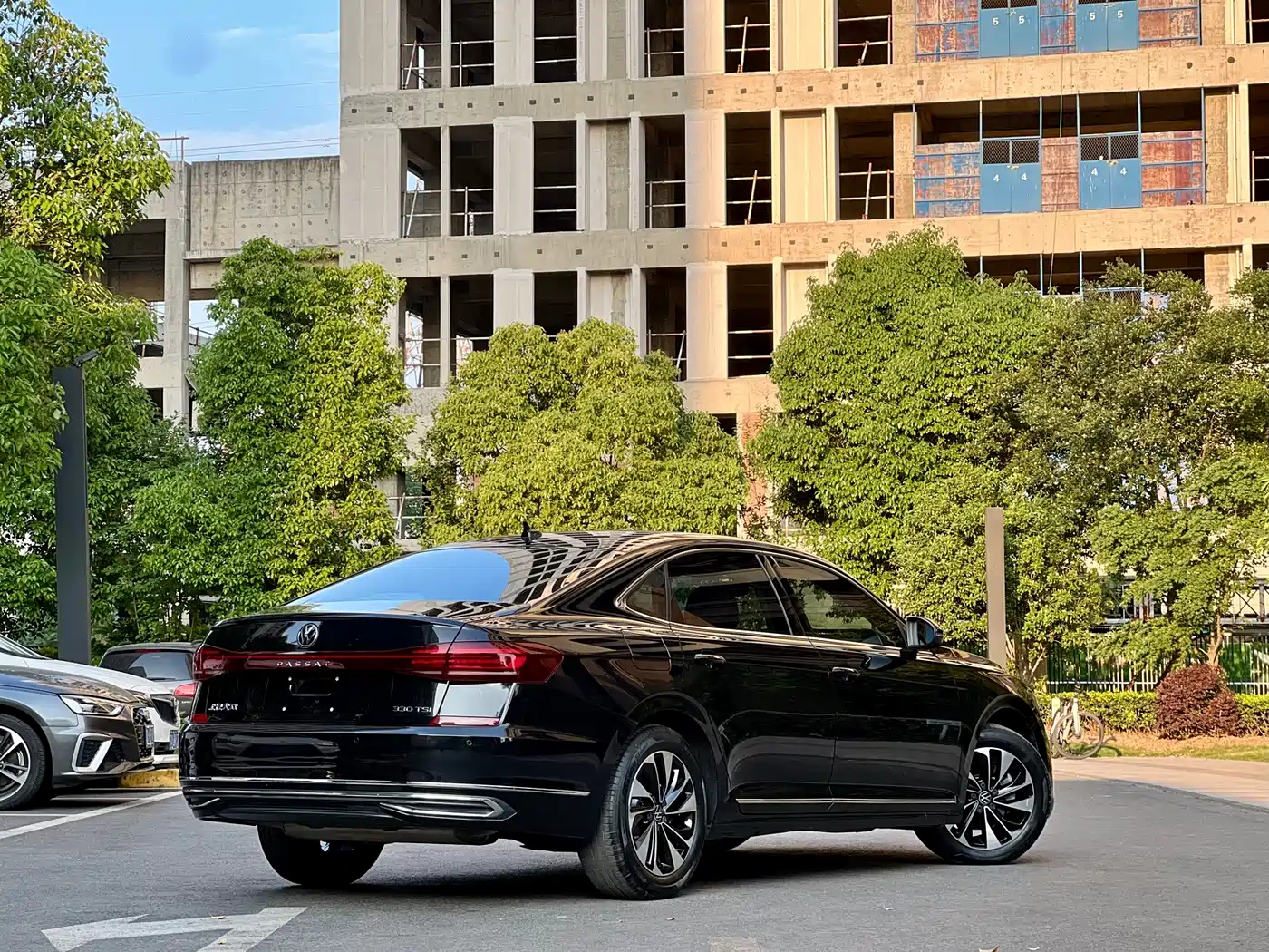 Volkswagen Passat 2023 Facelift 330TSI Starlight Elite Edition фото 23