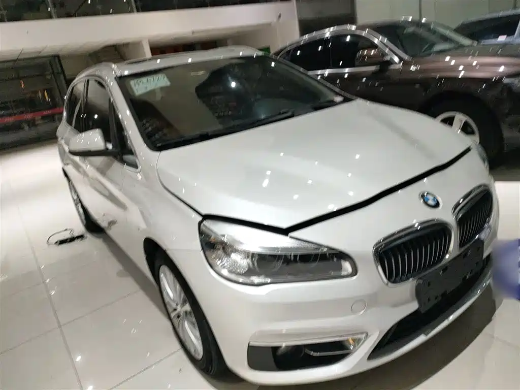 BMW 2 Series Tourer (Import) 2014 220i Luxury Design Package фото 4