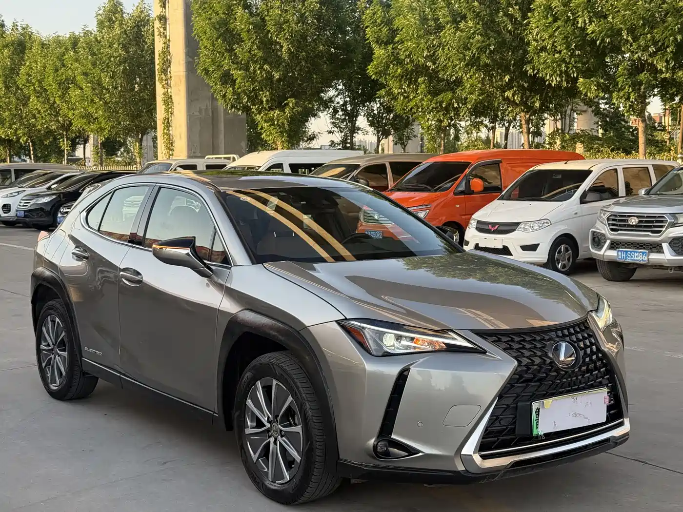 Lexus UX Electric 2020 300e Pure Yue Edition фото 2