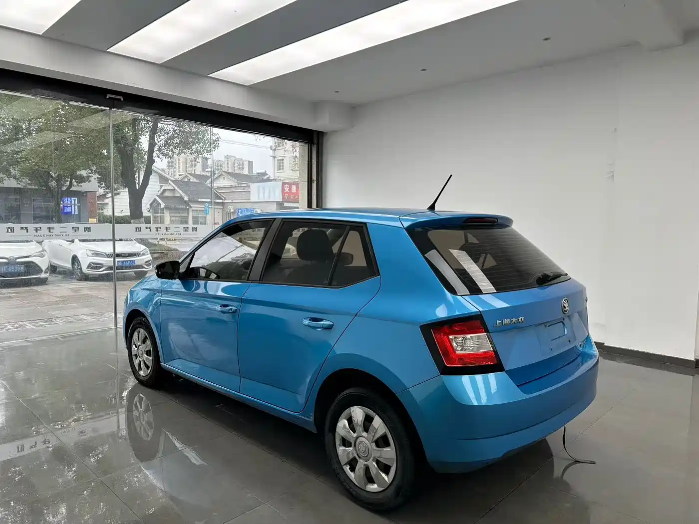 Škoda Fabia 2015 1.4L Automatic Advance Edition фото 7