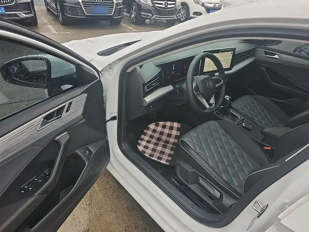 Volkswagen Sagitar 2025 300TSI DSG Surpass Edition фото 16