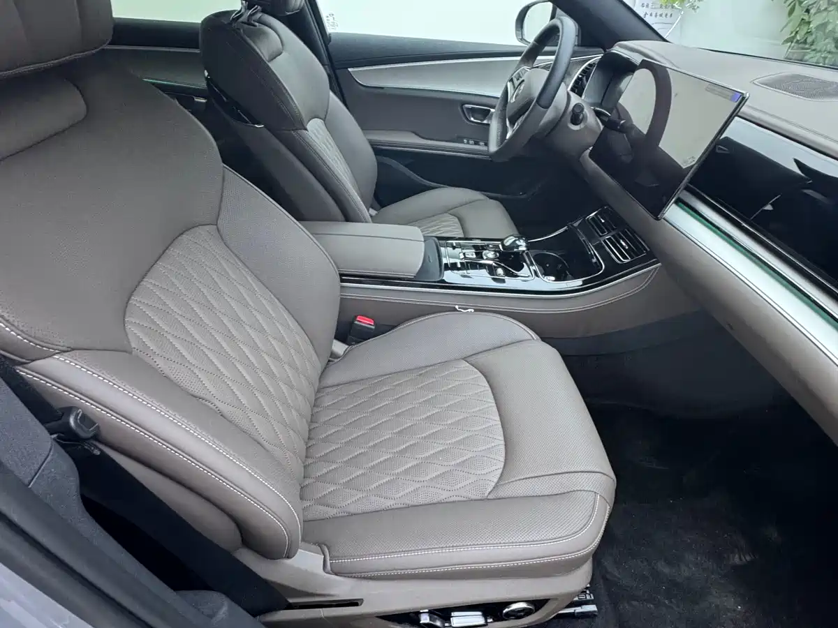 BYD Han 2025 DM-i Smart Driving Edition 125KM Honor фото 15