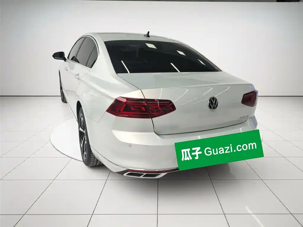 Volkswagen Magotan 2023 Model 2 Million Commemorative Edition 330TSI DSG Luxury фото 23
