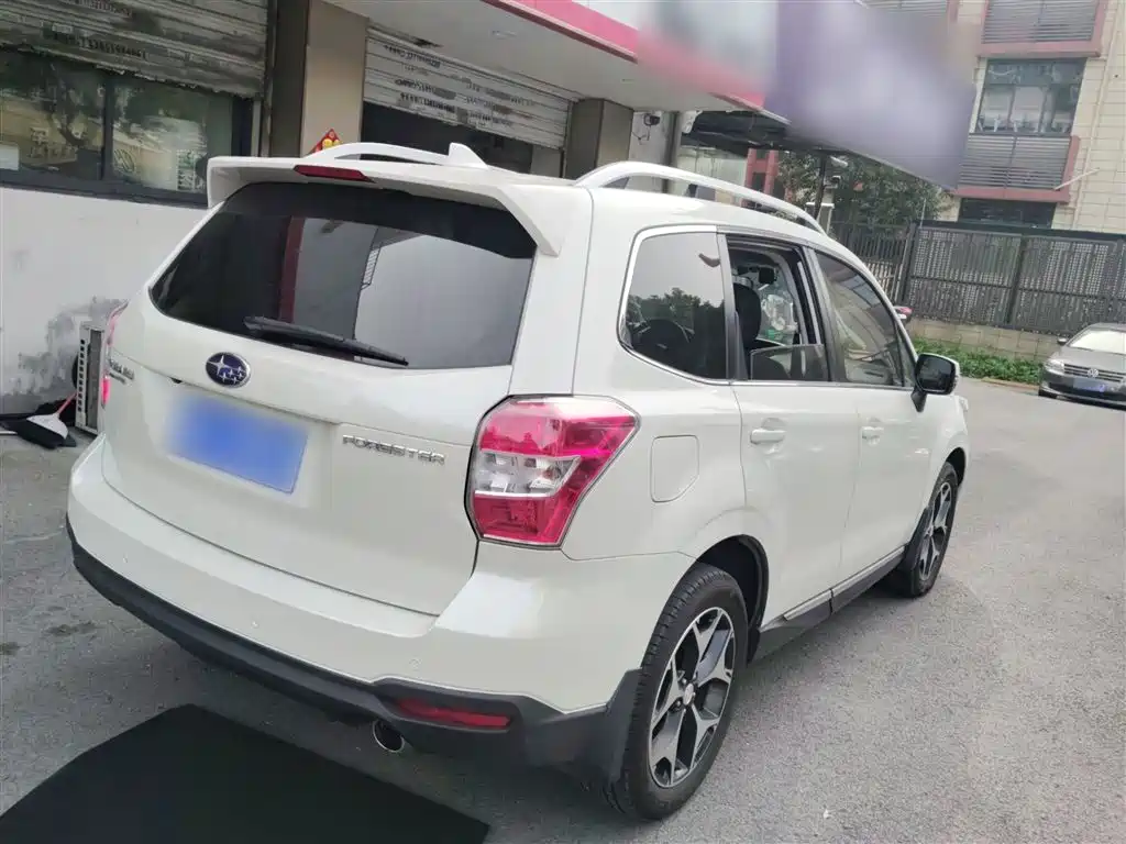 Subaru Forester 2015 2.0i Special Commemorative Edition фото 5