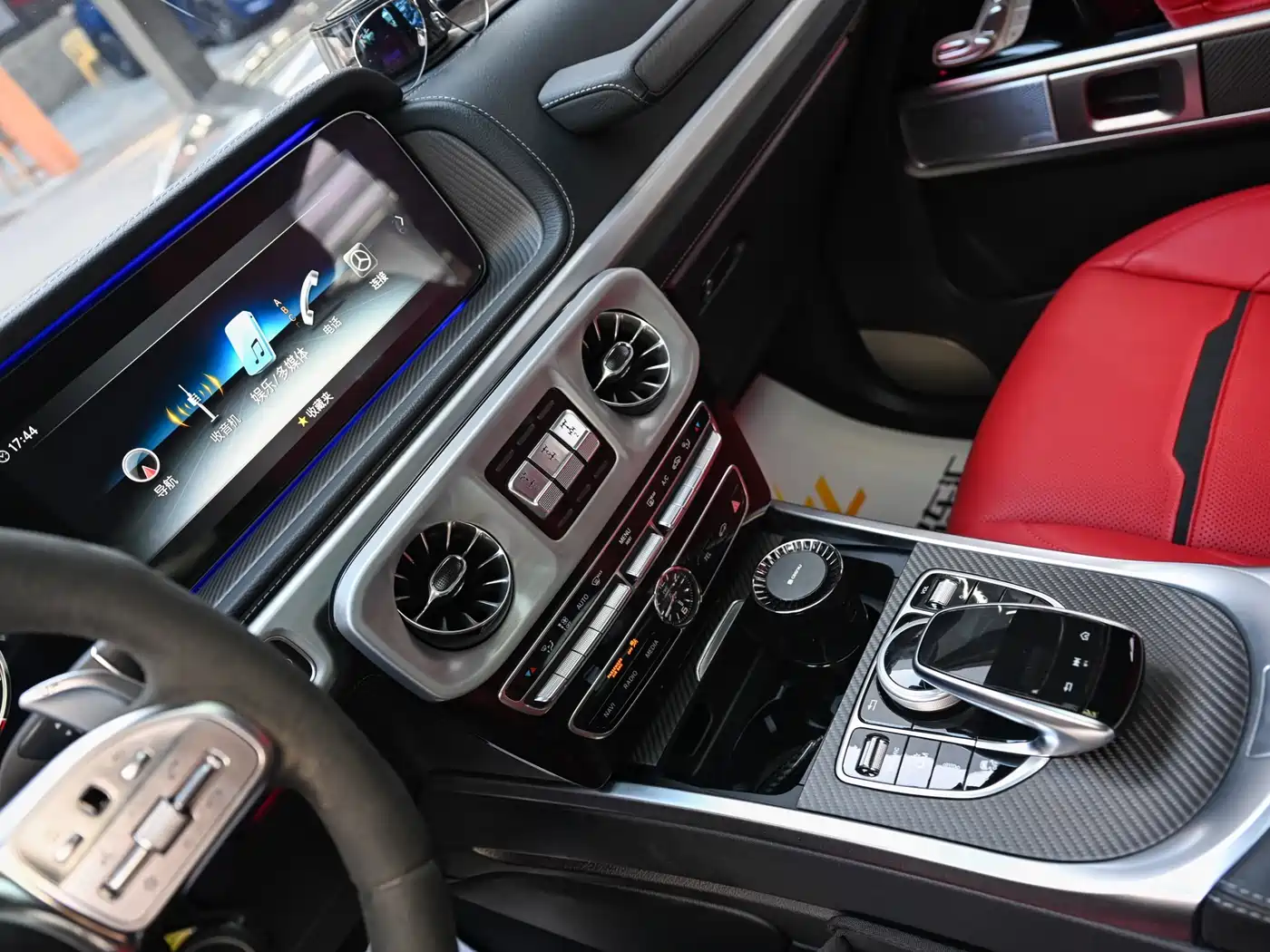 Mercedes-Benz G-Class AMG 2022 AMG G 63 55th Anniversary Edition фото 17