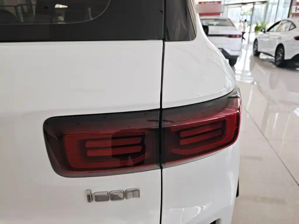 Geely ICON 2025 2026 Chocolate 1.5TD Pure Edition