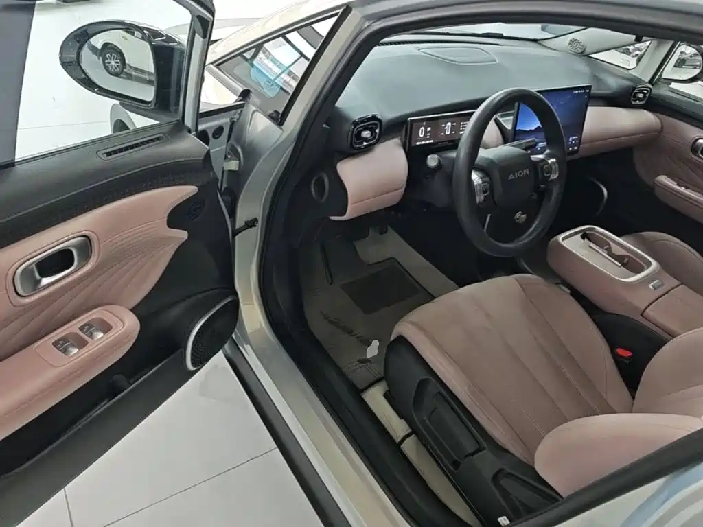 Aion UT 2025 2025 Model 330 Starlight Edition