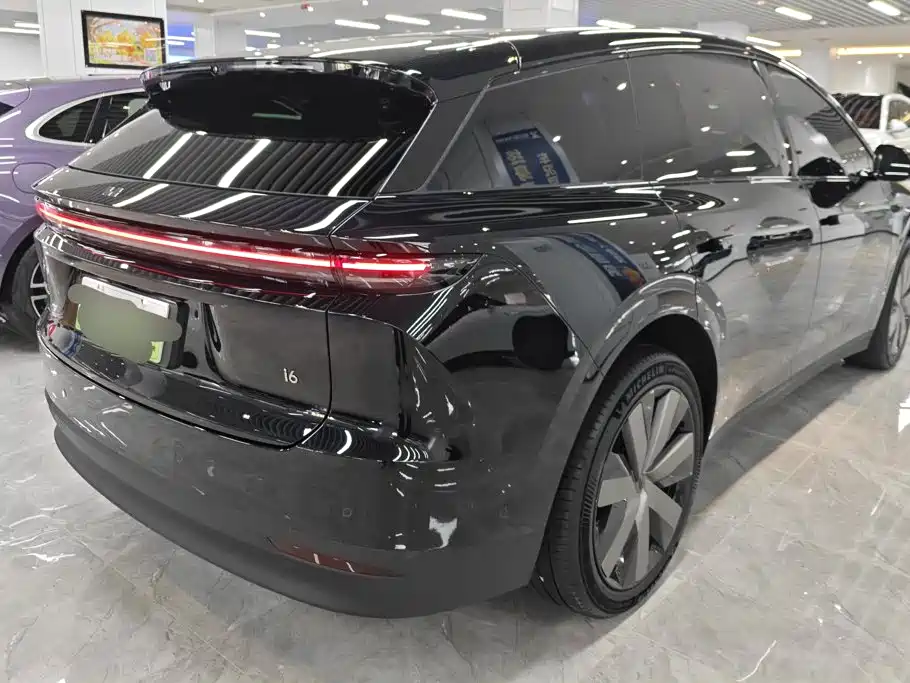 Li Auto i6 2026 2025 2WD Base Model
