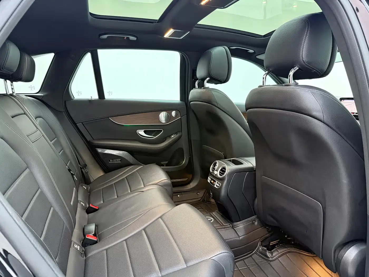 MERCEDES-BENZ GLC