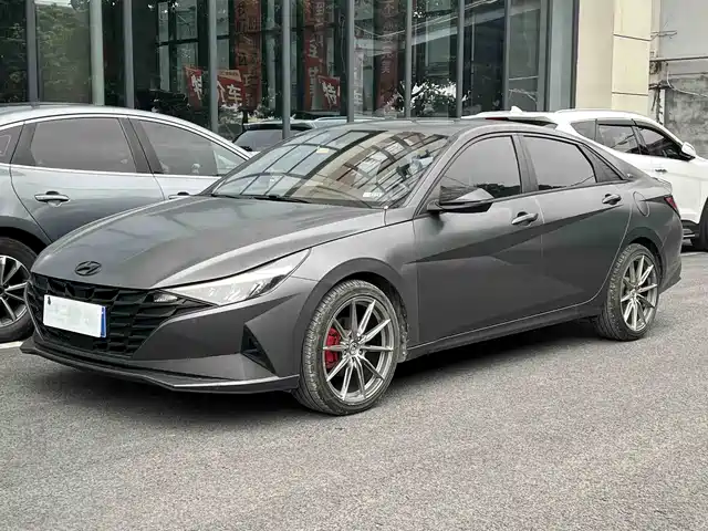 HYUNDAI ELANTRA