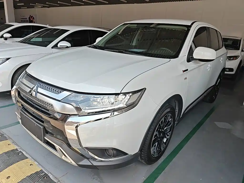 Mitsubishi Outlander 2021 2020 2.0L 2WD Comfort 5-seater