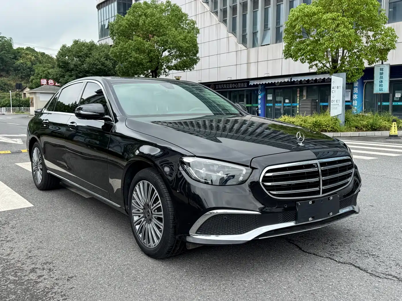 Mercedes-Benz Mercedes-Benz E-Class 2023 E 300 L Luxury
