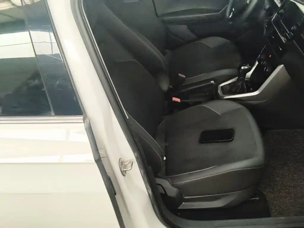 Фото 25 - Volkswagen T-Cross