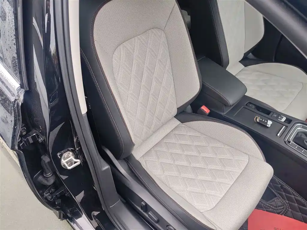 Volkswagen Magotan 2023 Model 2 Million Commemorative Edition 330TSI DSG Luxury фото 25