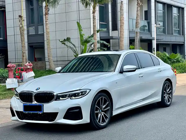 BMW 3 SERIES