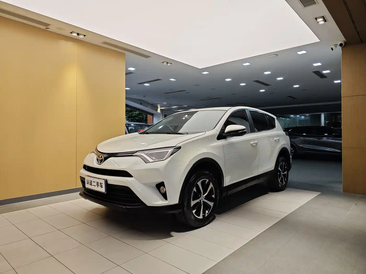 Toyota RAV4 Rongfang 2016 2.0L CVT 2WD Urban (China V)