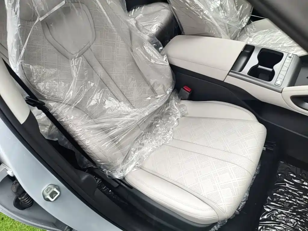 BYD Yuan UP 2026 2025 Model 301KM Navigator