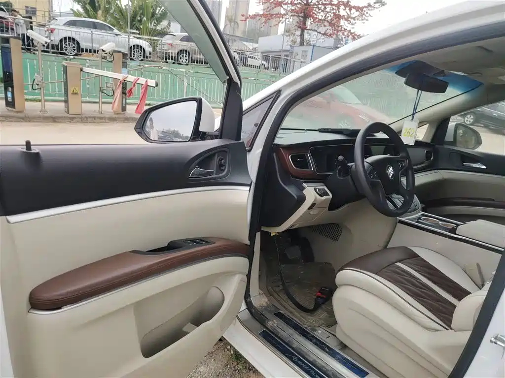 Buick GL8 2018 28T Comfort China VI фото 16