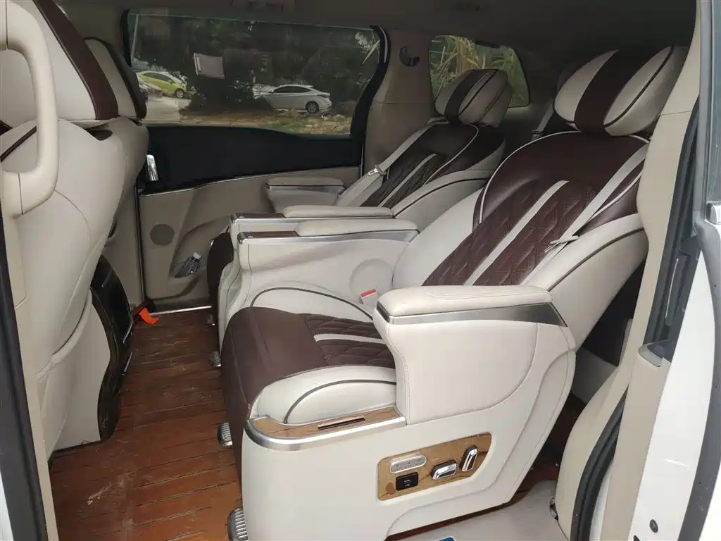 Buick GL8 2018 28T Comfort China VI фото 18