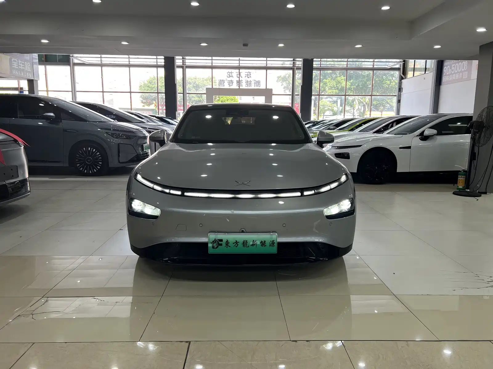 Фото 2 - XPeng P7