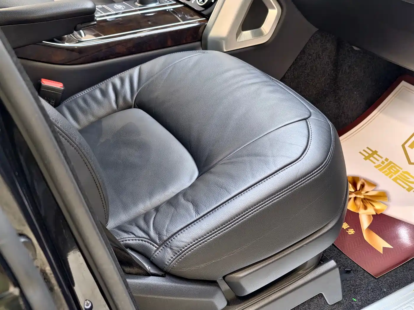 Land Rover Range Rover 2020 3.0 L6 Shengshi Edition фото 9